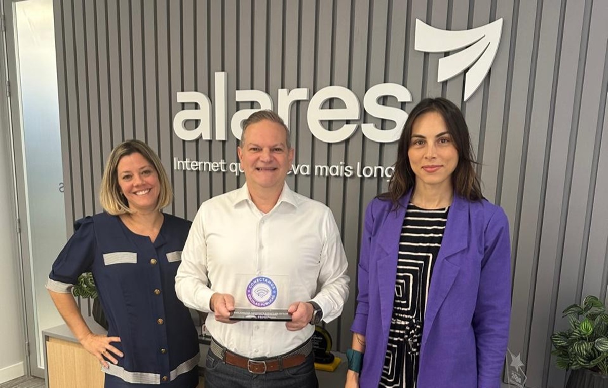 Alares leva conectividade para escolas públicas da cidade de Varginha, Minas Gerais e recebe Certificado do Instituto Escola Conectada