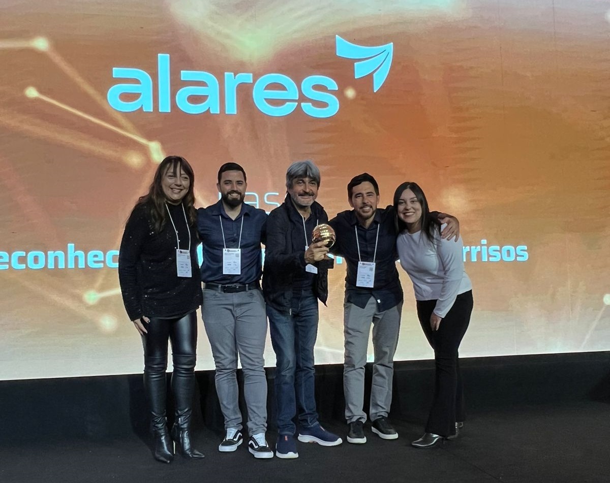 Alares vence duas premiações que reforçam seu compromisso em excelência com o cliente e com os colaboradores