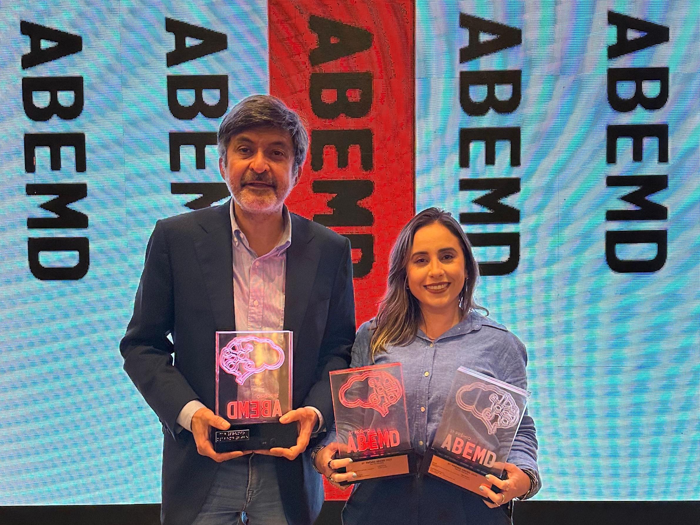 Alares conquista três troféus no Prêmio ABEMD 2025 por campanha apoiada por IA
